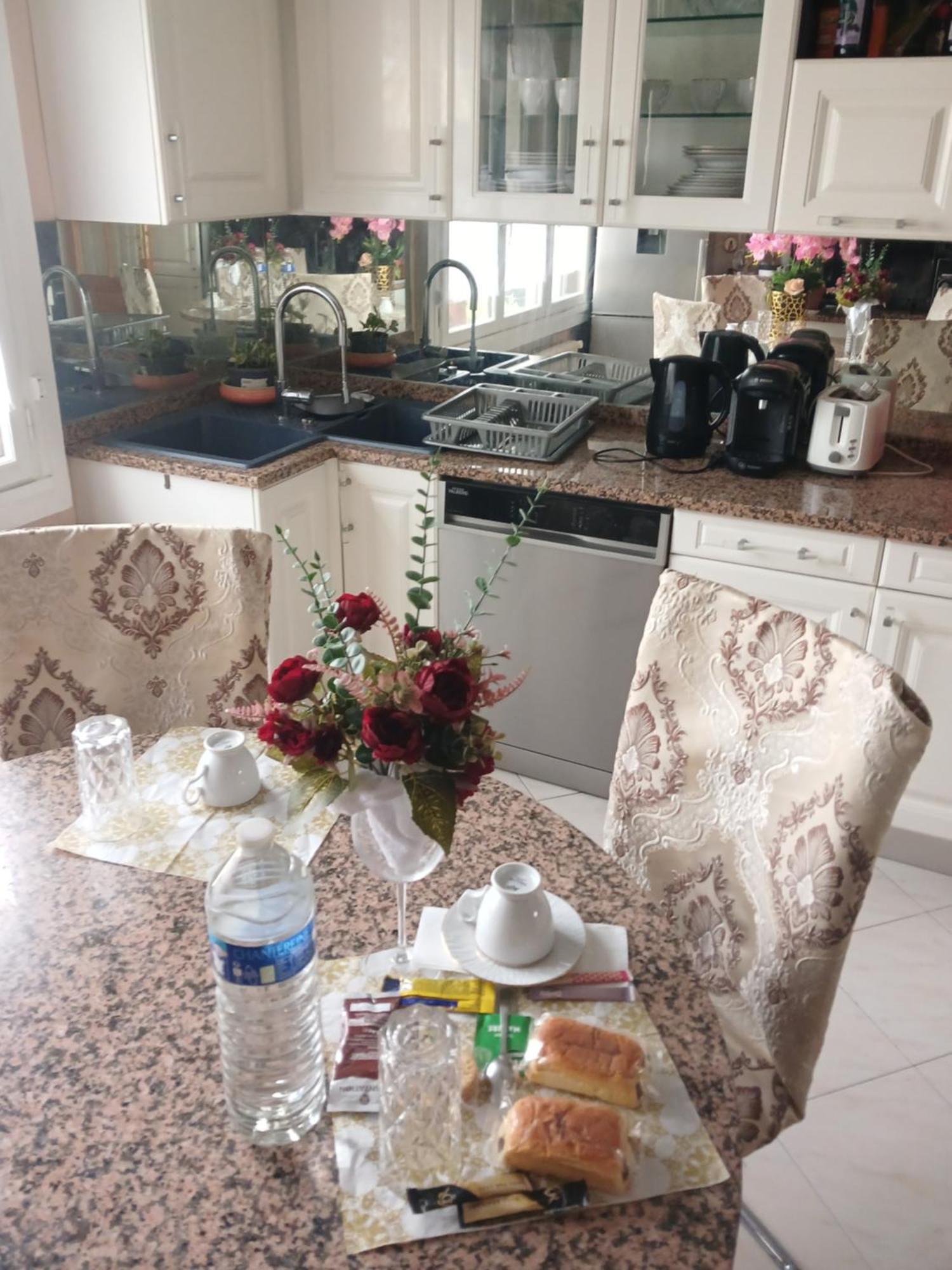 Tremblay-en-France Paradis Chambres D'Hotes Proche Paris - Aeroport Charles De Gaulle Airport - Parc Des Exposition Villepinte - Dysnayland Paris. מראה חיצוני תמונה