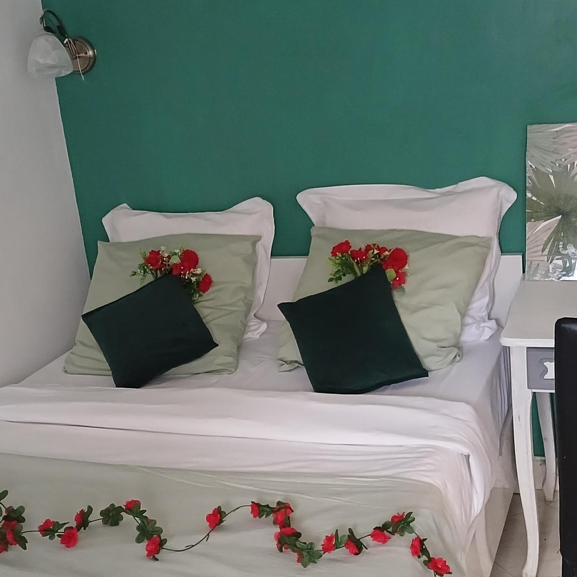 Tremblay-en-France Paradis Chambres D'Hotes Proche Paris - Aeroport Charles De Gaulle Airport - Parc Des Exposition Villepinte - Dysnayland Paris. מראה חיצוני תמונה